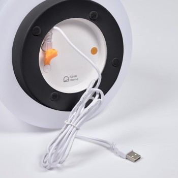 Lampe de table Udiya en polyéthylène et métal