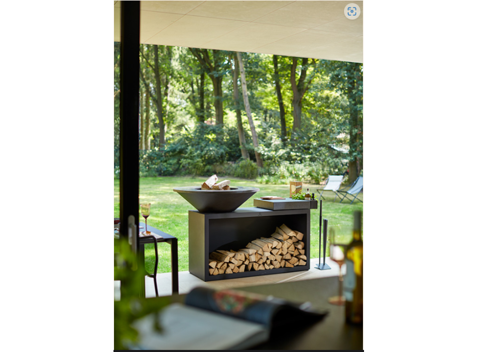 OFYR ISLAND - BRASIER BARBECUE AVEC PORTE-BOIS ET PLAN DE SUPPORT EN BOIS DE TECK