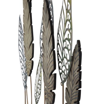 FEUILLES EN FER ET PANNEAUX DE BOIS -C-