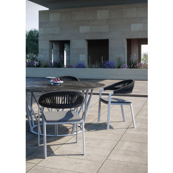 Poussez votre chaise de salle à manger