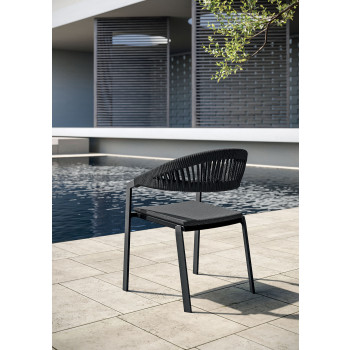 Poussez votre chaise de salle à manger
