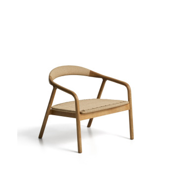 Fauteuil Derile en chêne massif avec une finition naturelle et un revêtement en corde de papier beige certifiée FSC Mix.