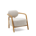 Fauteuil Melqui beige en chêne massif avec finition naturelle
