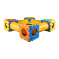 Quadrotto Jeu modulaire composé de 4 cubes et de 4 tunnels.