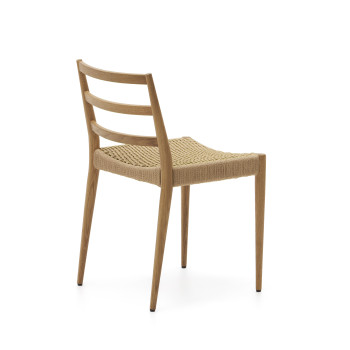 Chaise Analy en chêne massif certifié FSC 100% avec finition naturelle et assise en corde certifiée FSC 100%.