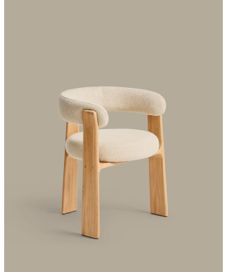 Chaise d'extérieur beige à 3 pieds en granit, avec pieds en teck massif finition naturelle certifiée FSC 100%.
