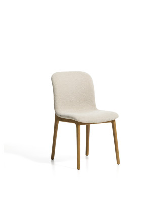 Chaise Elnor en chenille beige avec pieds en chêne massif finition naturelle