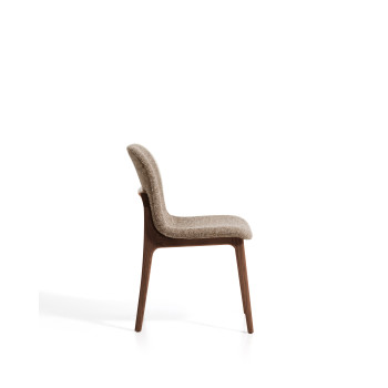 Chaise Elnor en chenille marron avec pieds en chêne massif finition noyer
