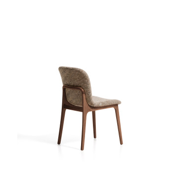 Chaise Elnor en chenille marron avec pieds en chêne massif finition noyer