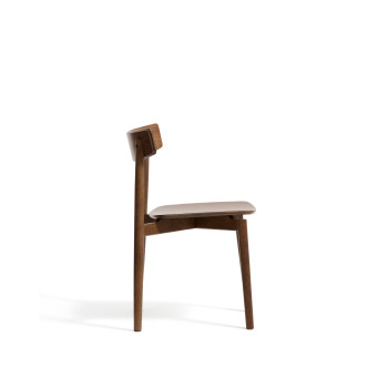 Chaise Evera en placage chêne avec finition