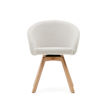 Fauteuil pivotant Marvin en chenille beige et pieds en hêtre massif avec une finition naturelle certifiée FSC 100%.