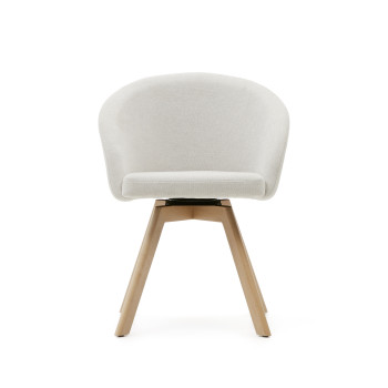 Fauteuil pivotant Marvin en chenille beige et pieds en hêtre massif avec une finition naturelle certifiée FSC 100%.
