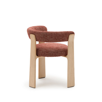 Chaise à 3 pieds en granit, revêtement chenille terracotta, bois de frêne massif, finition naturelle, certifiée FSC 100%.