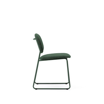 Chaise empilable Meli en chenille verte avec pieds en métal vert (crédit FSC Mix).