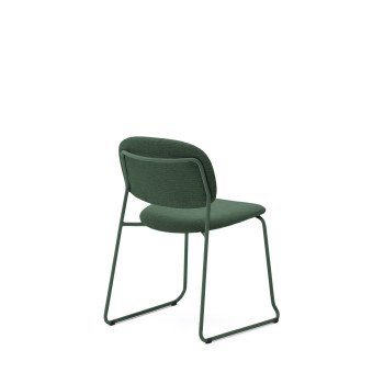 Chaise empilable Meli en chenille verte avec pieds en métal vert (crédit FSC Mix).