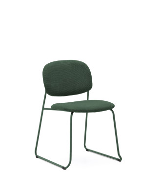 Chaise empilable Meli en chenille verte et pieds en métal vert, certifiée FSC Mix.