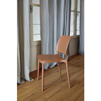 Chaise KEAI en polypropylène par Ingenia Casa