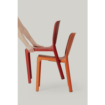 Chaise en polypropylène LINNÉA Infiniti