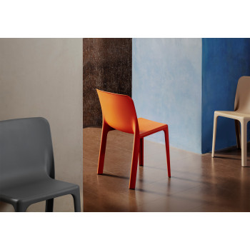 Chaise en polypropylène LINNÉA Infiniti