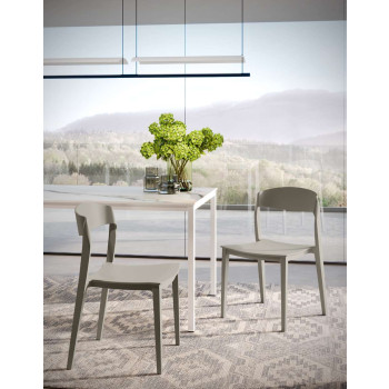 Chaise MIRA en polypropylène par Ingenia Casa