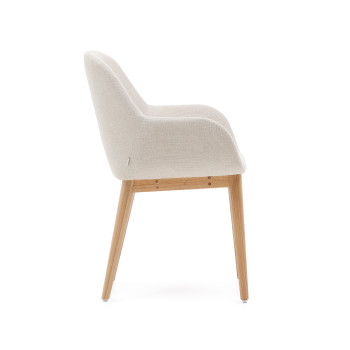 Chaise Konna beige avec pieds en frêne massif et finition naturelle