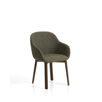 Chaise Meila avec accoudoirs en chenille verte et pieds en chêne massif finition noyer