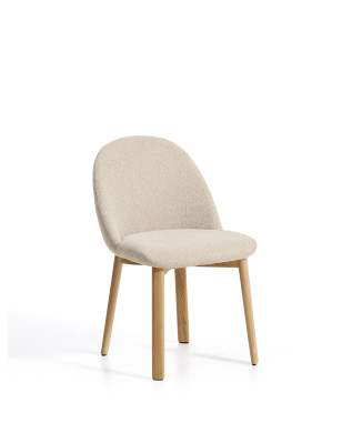 Chaise Meila en chenille beige et pieds en chêne massif finition naturelle