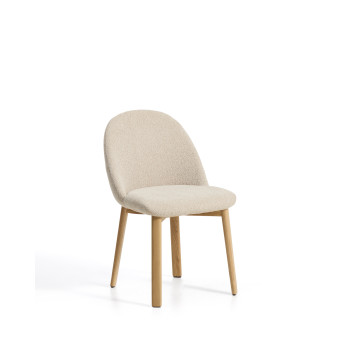 Chaise Meila en chenille beige et pieds en chêne massif finition naturelle