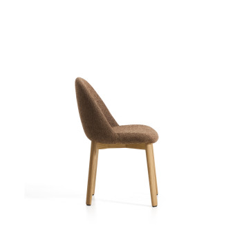 Chaise Meila en chenille terracotta et pieds en chêne massif finition naturelle
