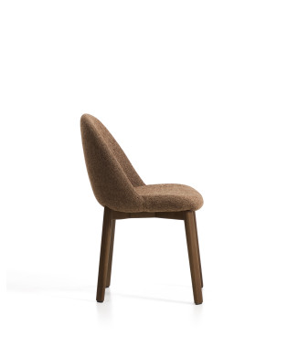 Chaise Meila en chenille terracotta et pieds en chêne massif finition noyer
