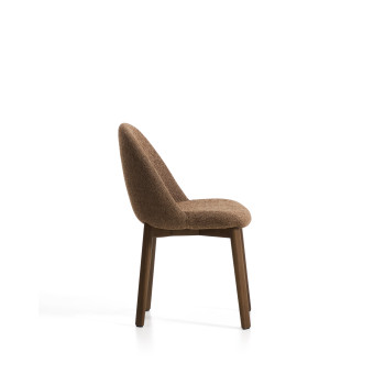 Chaise Meila en chenille terracotta et pieds en chêne massif finition noyer
