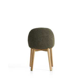 Chaise Meila en chenille verte et pieds en chêne massif finition naturelle