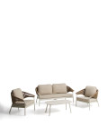 Ensemble Zuara comprenant un canapé 3 places, 2 fauteuils et une table d'extérieur en aluminium écru et corde synthétique marron.