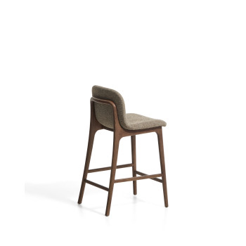Tabouret Elnor en chenille marron avec pieds en chêne massif finition noyer, 65 cm