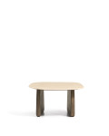 Table basse Pirita en travertin beige et pieds en chêne massif avec finition