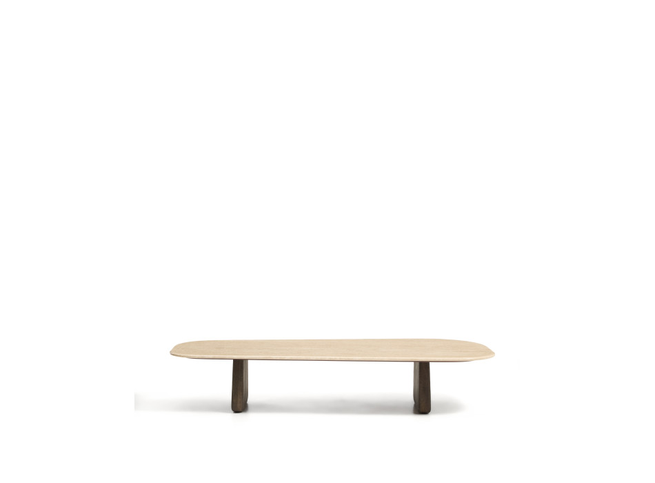 Table basse Pirita en travertin beige et pieds en chêne massif avec finition