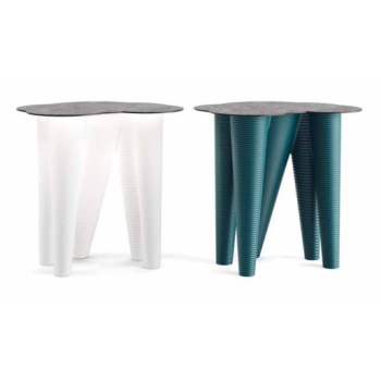 Le comptoir des vases du bar Serralunga